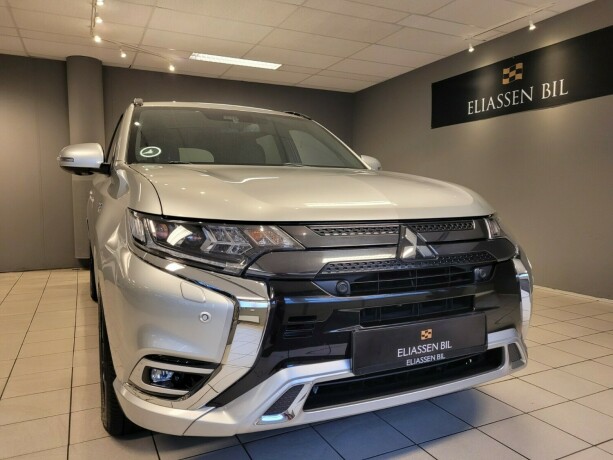 mitsubishi-outlander-elektrisitetbensin-2020-big-9