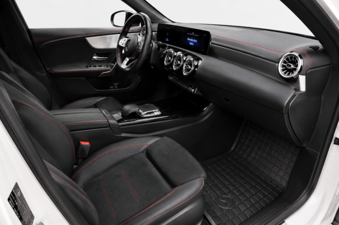 mercedes-benz-cla180-bensin-2020-big-12