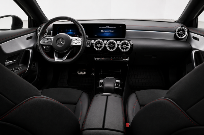 mercedes-benz-cla180-bensin-2020-big-17