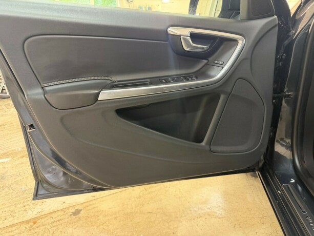 volvo-v60-diesel-2013-big-11