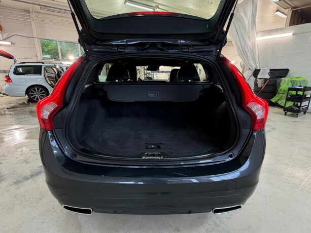 volvo-v60-diesel-2013-big-9