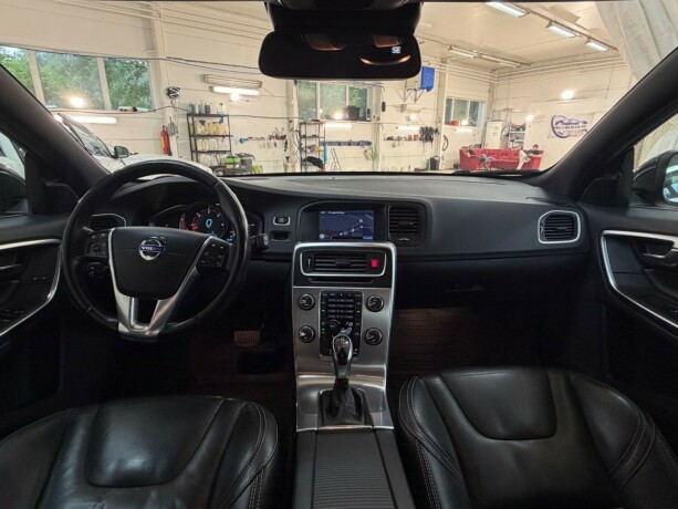 volvo-v60-diesel-2013-big-19