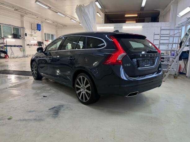 volvo-v60-diesel-2013-big-3