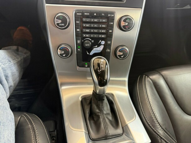 volvo-v60-diesel-2013-big-26