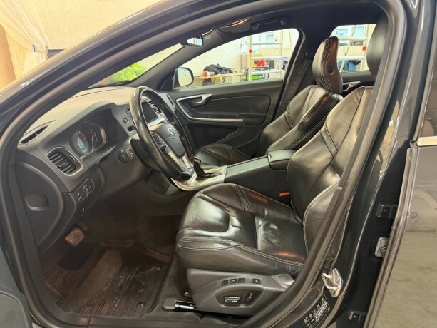 volvo-v60-diesel-2013-big-12