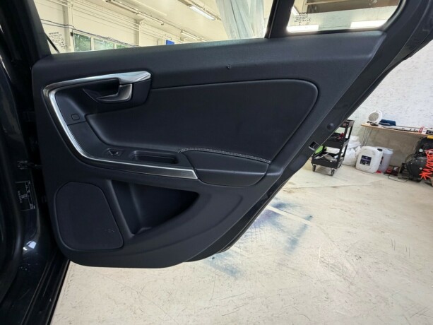 volvo-v60-diesel-2013-big-15