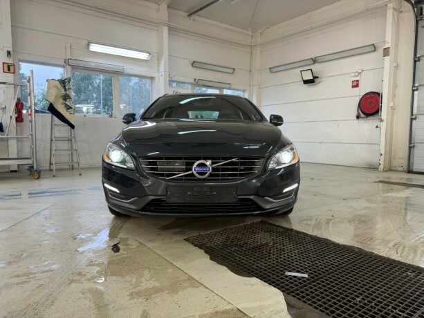 volvo-v60-diesel-2013-big-8