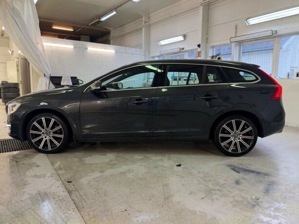 volvo-v60-diesel-2013-big-2