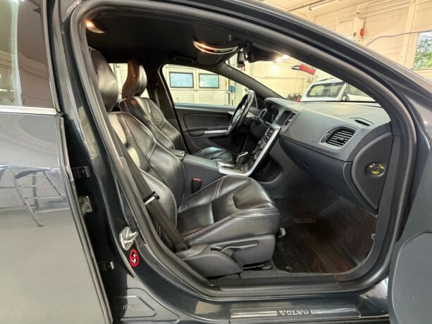 volvo-v60-diesel-2013-big-18