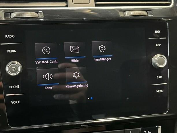 volkswagen-golf-bensin-2019-big-40