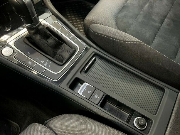 volkswagen-golf-bensin-2019-big-28