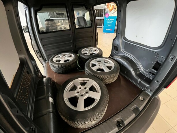 volkswagen-caddy-diesel-2014-big-25