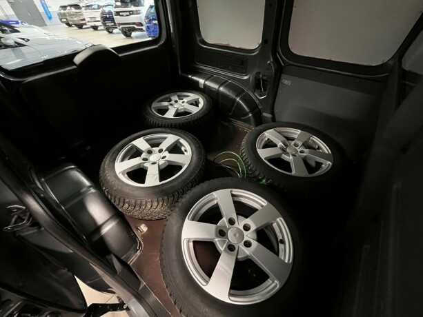 volkswagen-caddy-diesel-2014-big-24