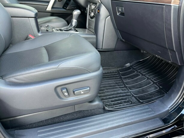 toyota-land-cruiser-diesel-2024-big-19