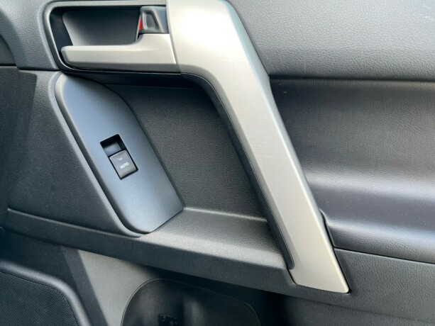 toyota-land-cruiser-diesel-2024-big-20