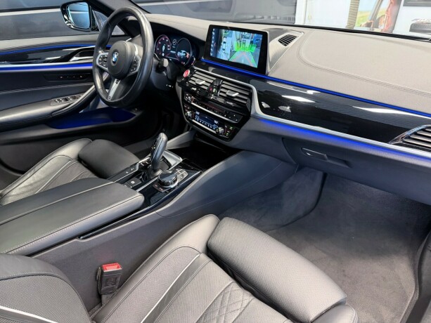 bmw-m550i-bensin-2017-big-15