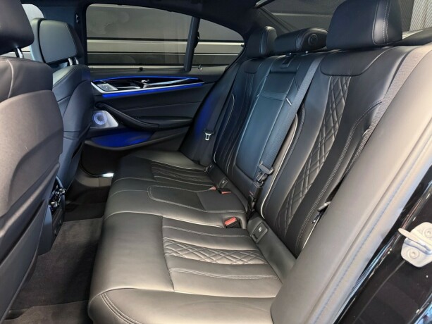 bmw-m550i-bensin-2017-big-18
