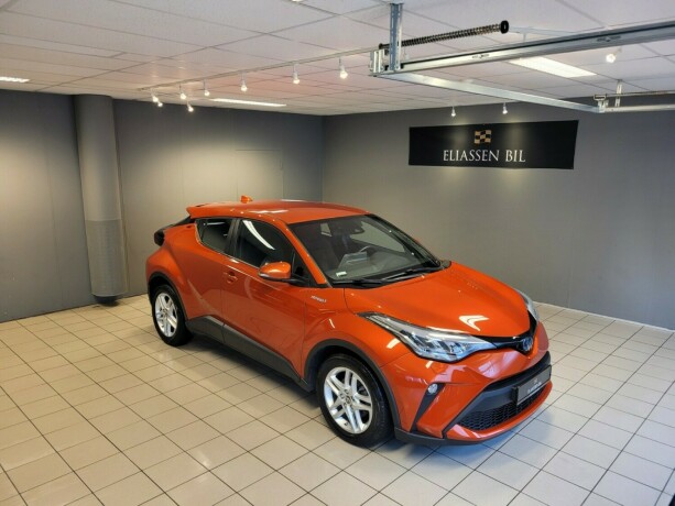 toyota-c-hr-elektrisitetbensin-2021-big-1