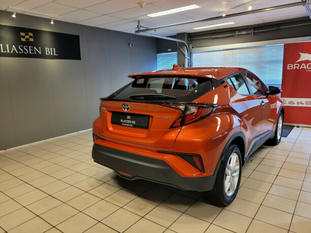 toyota-c-hr-elektrisitetbensin-2021-big-5