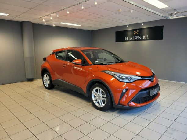 toyota-c-hr-elektrisitetbensin-2021-big-0