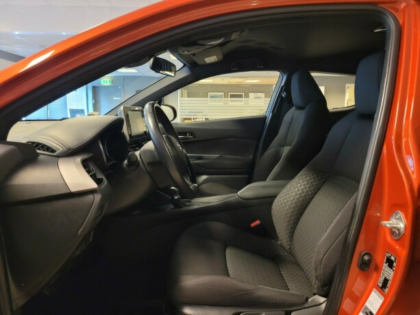toyota-c-hr-elektrisitetbensin-2021-big-17