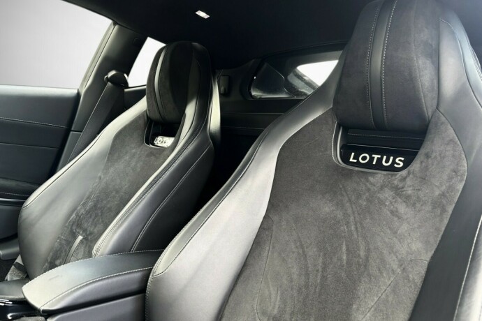 lotus-emira-bensin-2025-big-16