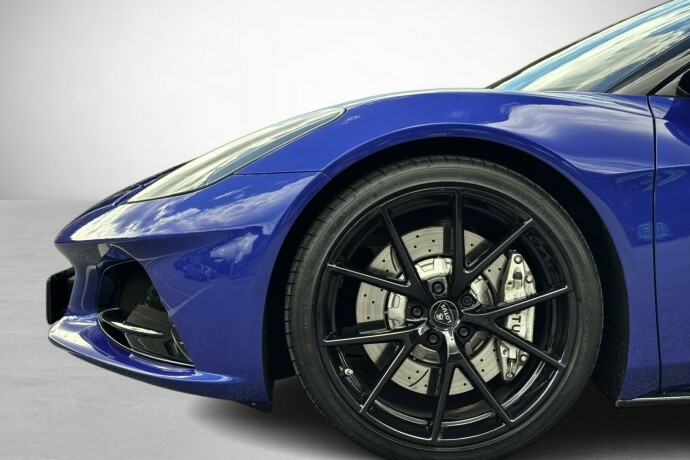 lotus-emira-bensin-2025-big-6