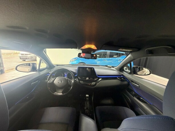 toyota-c-hr-elektrisitetbensin-2017-big-31