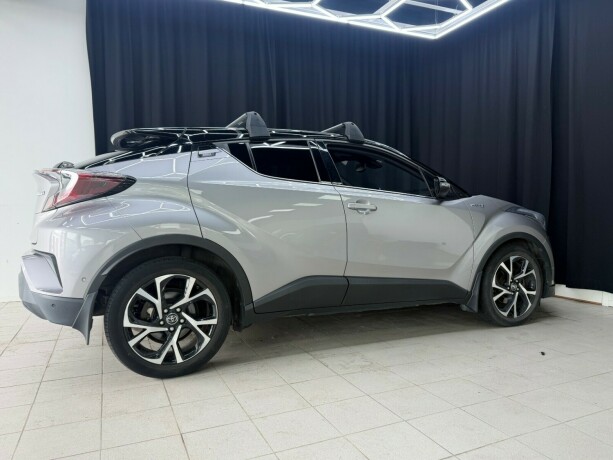 toyota-c-hr-elektrisitetbensin-2017-big-13