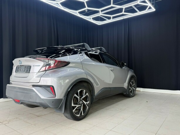toyota-c-hr-elektrisitetbensin-2017-big-12