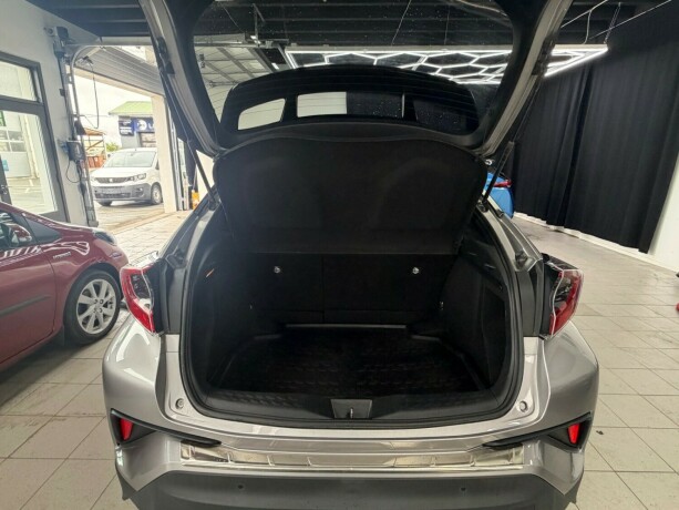 toyota-c-hr-elektrisitetbensin-2017-big-16