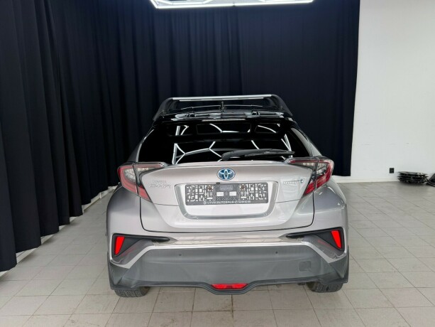 toyota-c-hr-elektrisitetbensin-2017-big-11