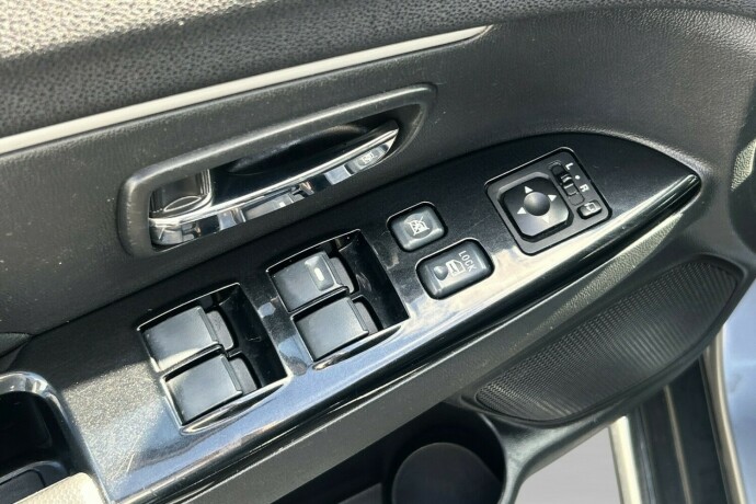 citroen-c4-aircross-diesel-2013-big-12