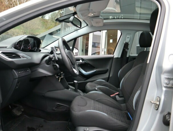 peugeot-208-diesel-2012-big-7