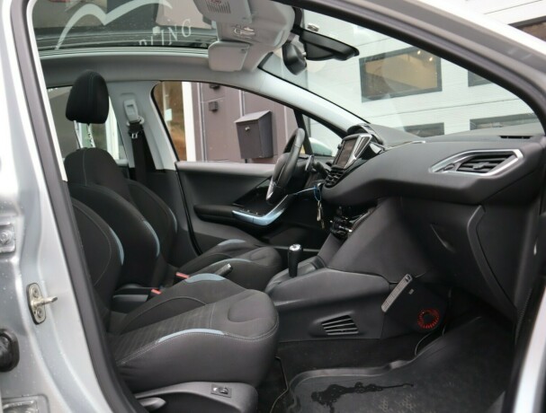 peugeot-208-diesel-2012-big-8
