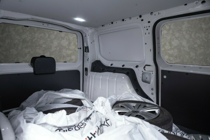 volkswagen-caddy-diesel-2021-big-26