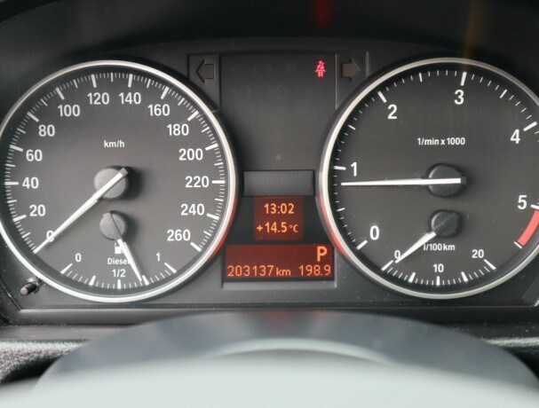 bmw-x1-diesel-2010-big-20