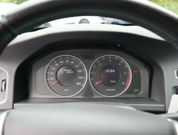 volvo-v60-diesel-2012-big-22
