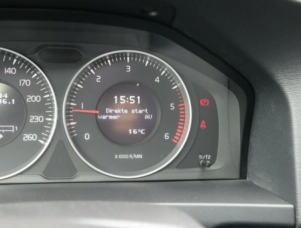 volvo-v60-diesel-2012-big-17