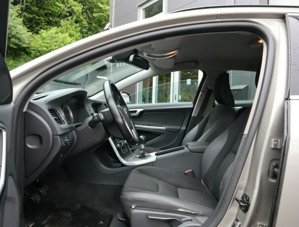 volvo-v60-diesel-2012-big-6