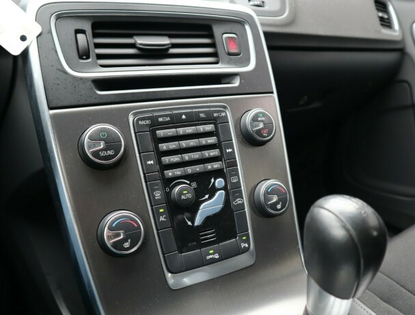 volvo-v60-diesel-2012-big-13