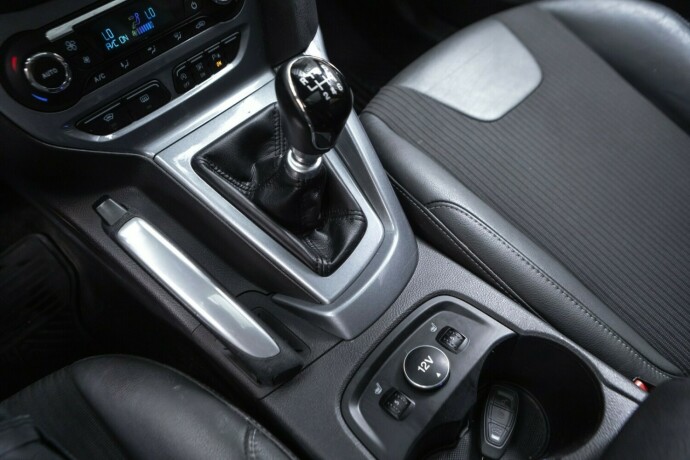 ford-focus-diesel-2011-big-16