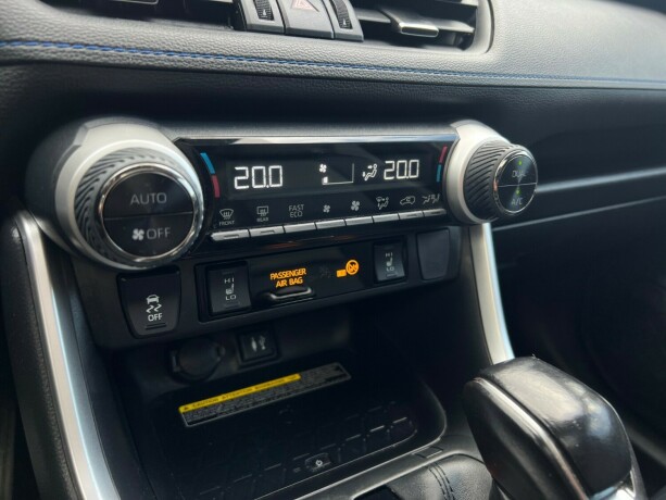 toyota-rav4-elektrisitetbensin-2019-big-16
