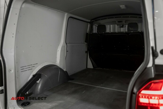 volkswagen-transporter-diesel-2020-big-19