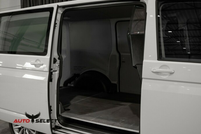 volkswagen-transporter-diesel-2020-big-16