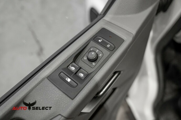 volkswagen-transporter-diesel-2020-big-25
