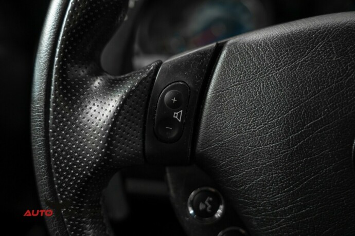 maserati-granturismo-bensin-2011-big-32