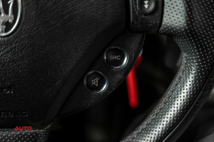 maserati-granturismo-bensin-2011-big-37