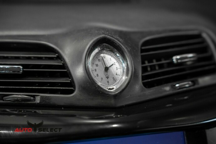 maserati-granturismo-bensin-2011-big-39