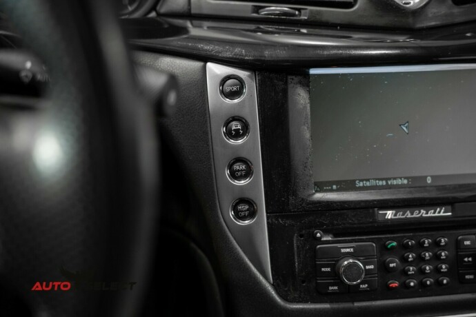 maserati-granturismo-bensin-2011-big-38
